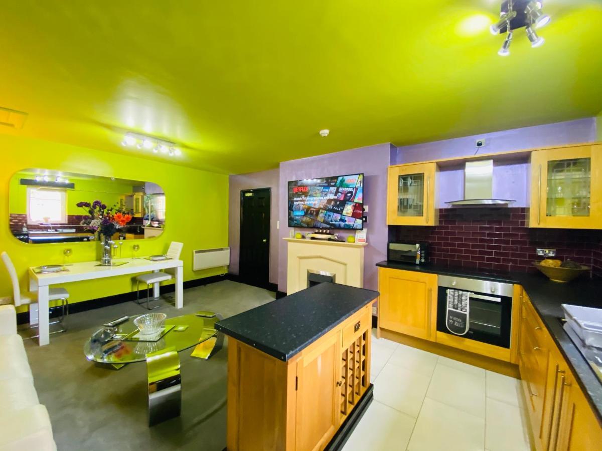 Phoenix Apartments Гул Экстерьер фото